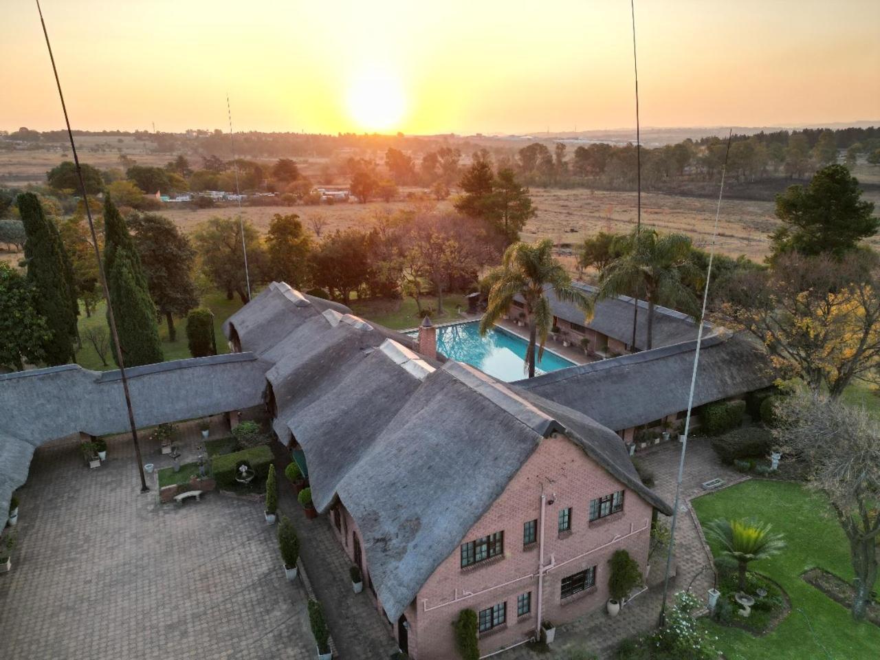 Owls Loft Guest House Midrand Bagian luar foto