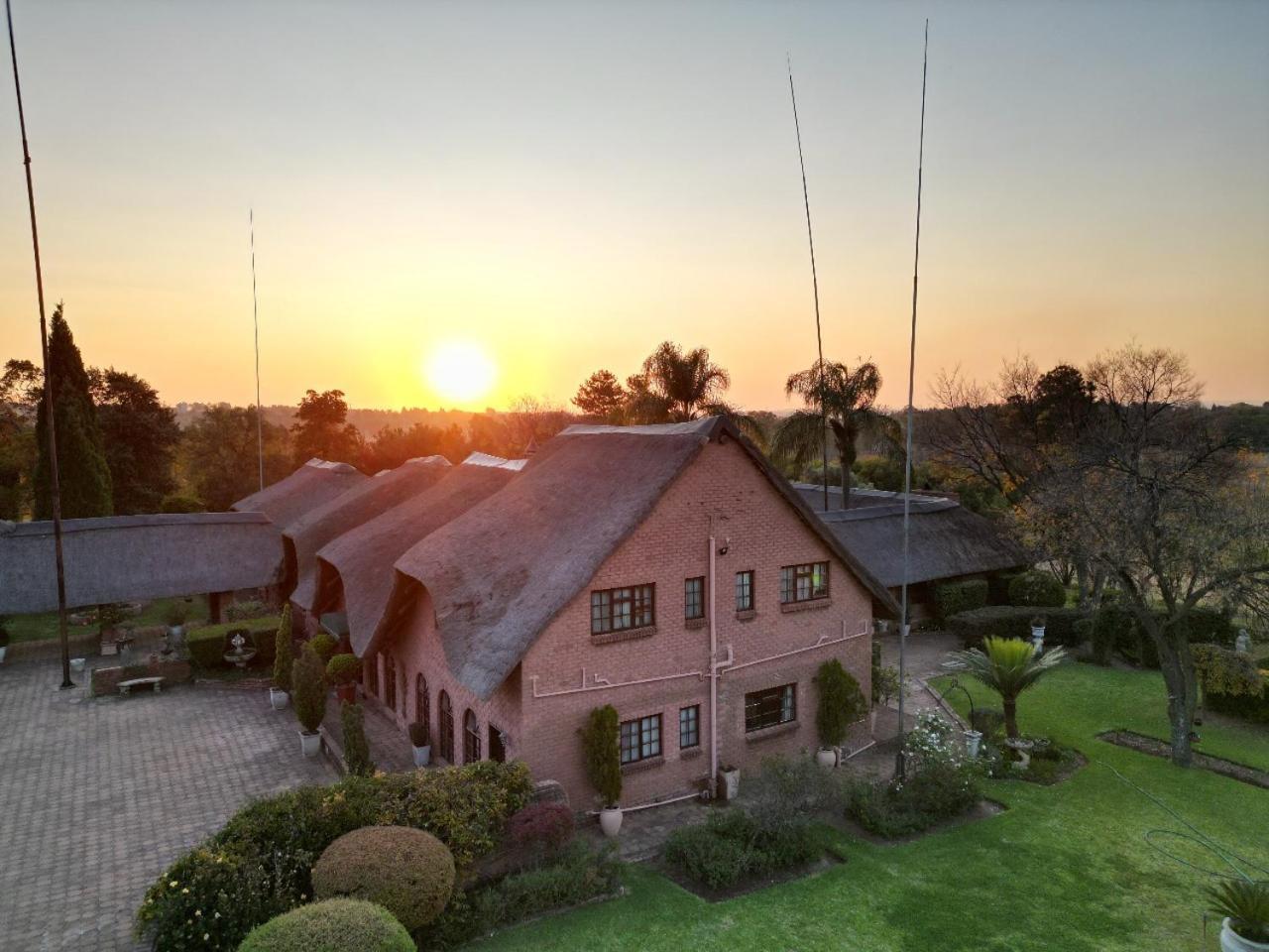 Owls Loft Guest House Midrand Bagian luar foto
